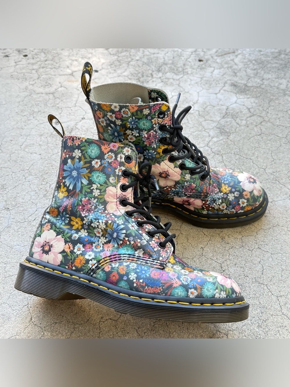 Dr Martens Pascal  Wanderlust Floral 1460 WL Lace Up Combat Boots Women’s Sz 6